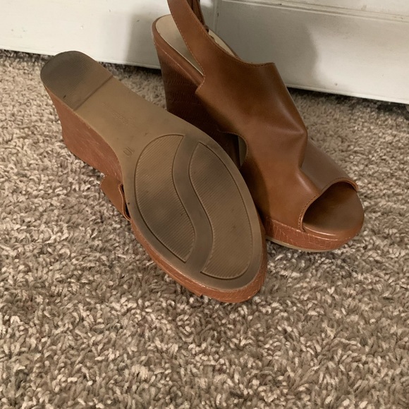 Cute wedge, size 10 - Picture 2 of 3